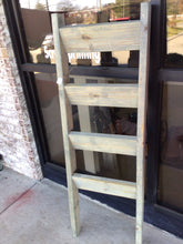 Load image into Gallery viewer, Blanket Ladder
